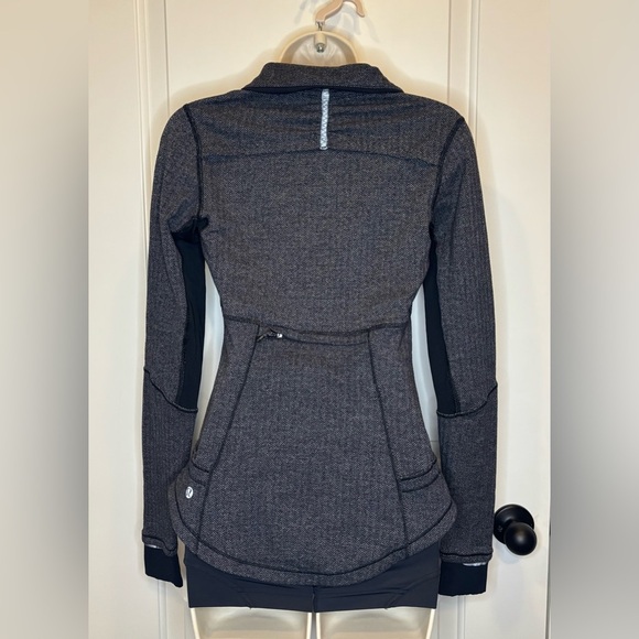 (39)Lululemon Base Runner 1/2 Zip Pullover - Picture 7 of 7